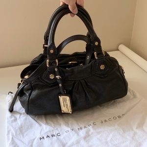 Marc by Marc Jacobs Classic Q Baby Groove in Black
